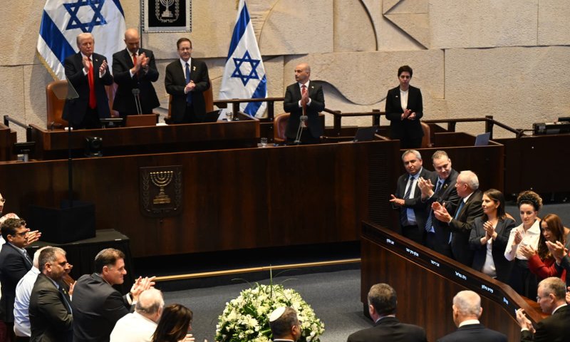 עודה וכסיף מתפרעים בנאום טראמפ שמפרגן לסדרנים. צפו