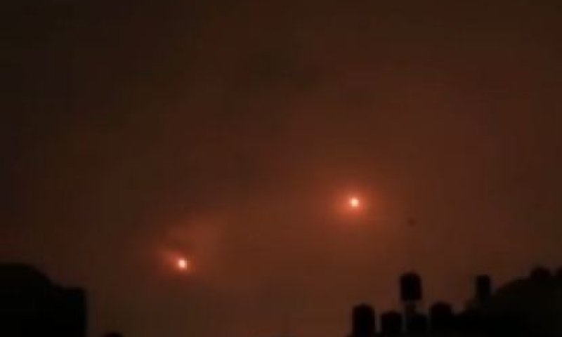 צפו: רגע שיגור הטילים מעזה לבאר שבע וגוש דן