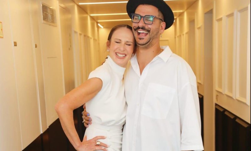 הורסת: לאה שנירר בשמלה צנועה שכבשה אותנו