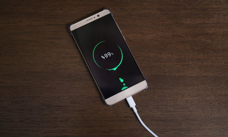 נגמרה הסוללה בטלפון? כך תטעינו אותה תוך 17 דקות