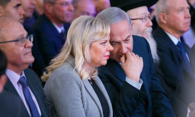 הזוי: האיסור של המשטרה על בני הזוג נתניהו