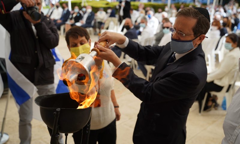 הרצוג: "זיכרונם של הנופלים מכסה כעננה את ליבנו"