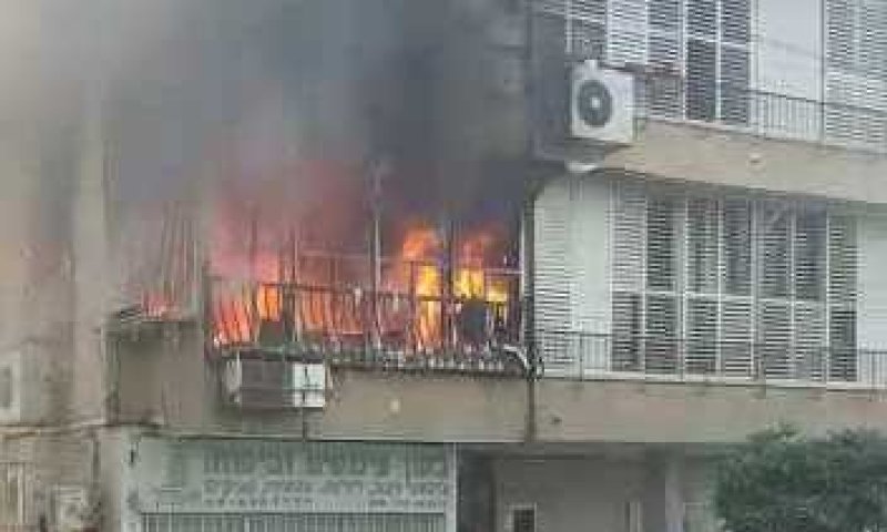 דירה עלתה באש בבת ים. ששה נפגעים באורח קל