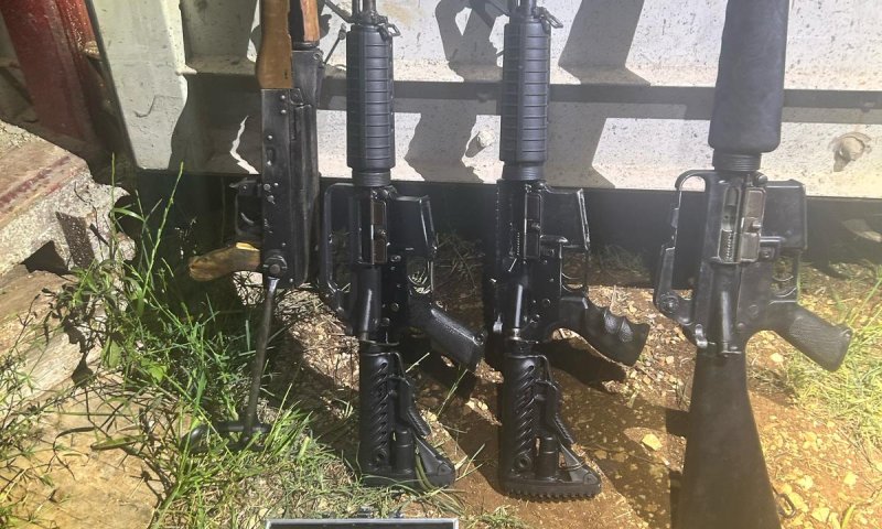 M16, קלצ'ניקוב, אקדח, רימון | בתיעוד מצבור אמל"ח בכפר כנא