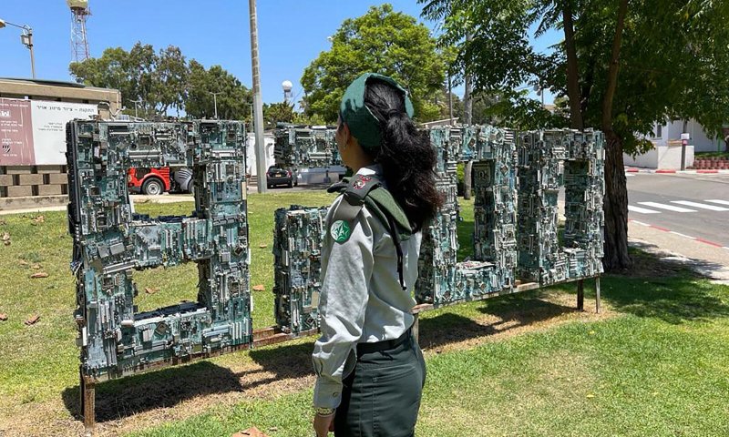 כבוד למגזר: קצינה סרוגה מונתה לסגנית מפקד 8200