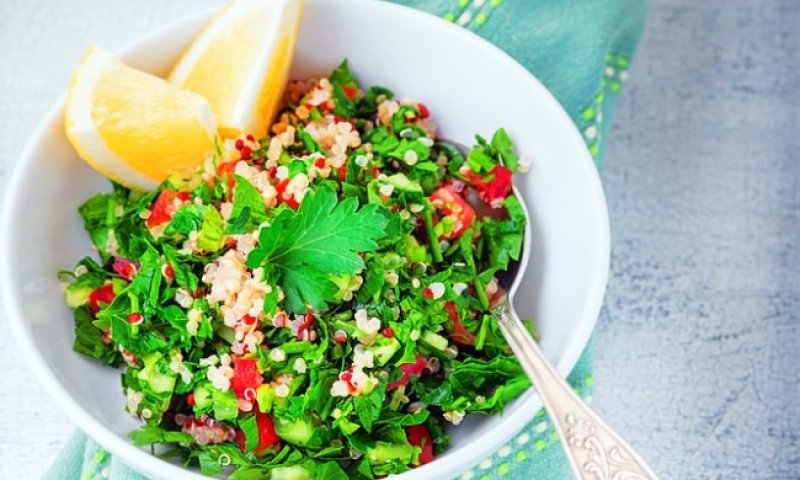 מצאנו את הסלט הכי מרענן לפתיחת שבוע