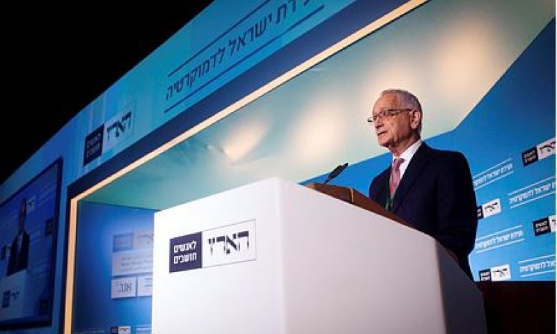 "'צבא הטבח לישראל', אדון שוקן? האם אינך מתבייש?"