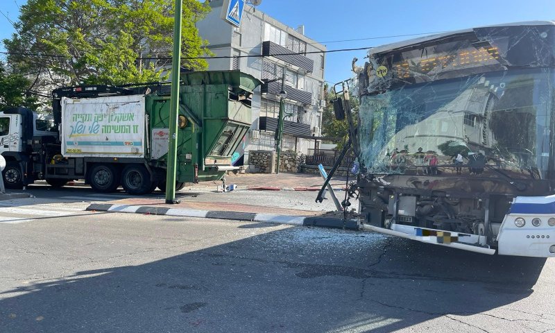 אשקלון: 18 נפגעים מתאונה בין משאית לאוטובוס