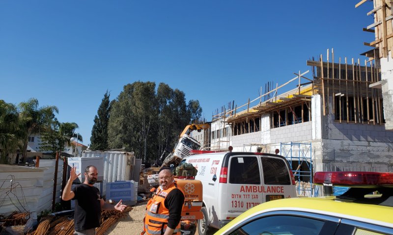 פועל בניין כבן 40 נפגע מחפץ כבד &ndash; ונהרג במקום