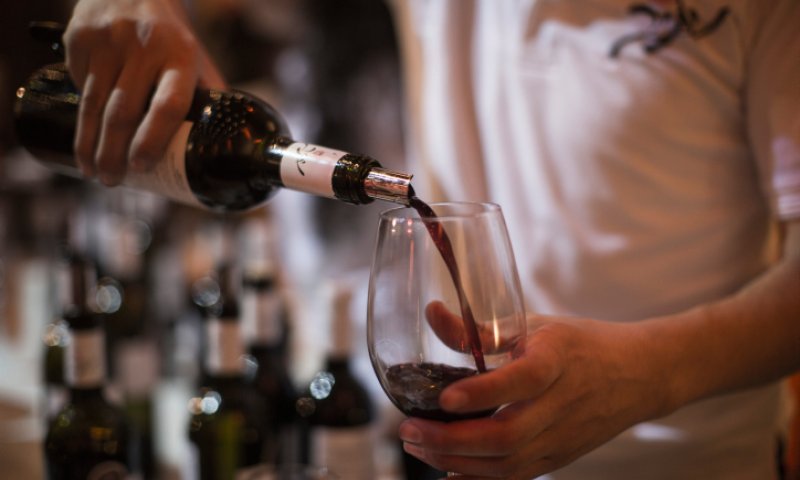 4 כוסות בהידור: מבחר יינות טובים לחג