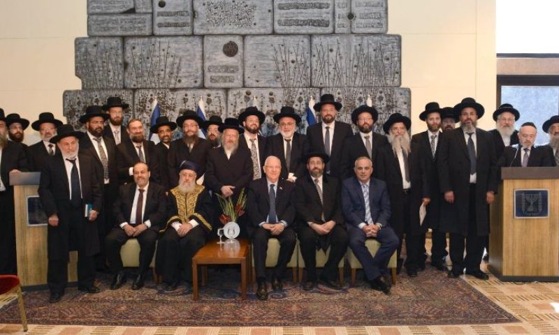 שטייניץ: "למנות דייניות לבתי הדין"; בכירים ברבנות: "הן פסולות מלהעיד"