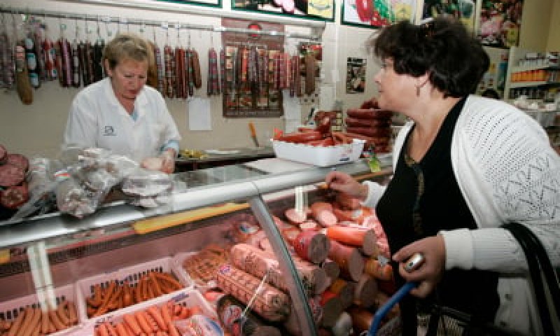 הרב עמאר משיב לרב אליהו: הנקניקיות מותרות לכל הדעות