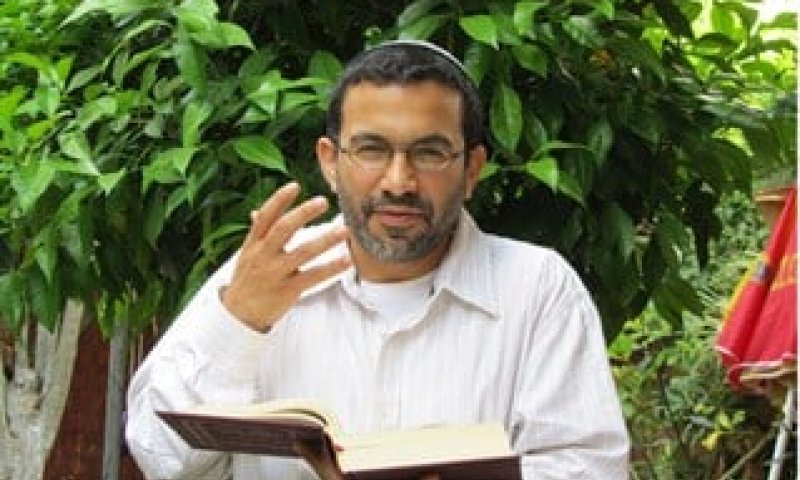 אצל הרמב"ם נשים וקדושה כן הולכים ביחד