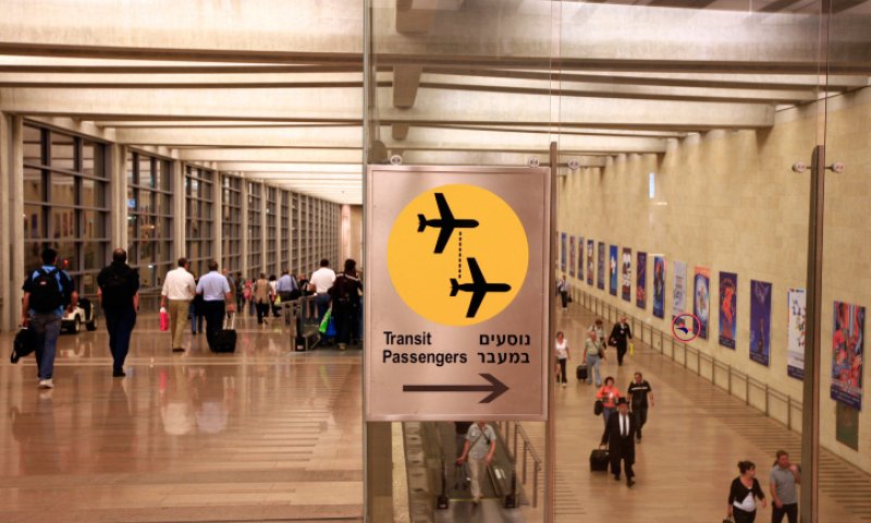 בוחנים הגבלת טיסות לבלימת הווריאנט ההודי