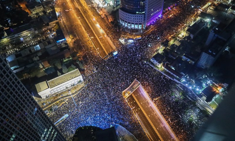 100 אלף הפגינו בת"א נגד הממשלה: "זה הזמן השחור"
