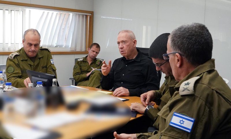 גלנט: "מה שצה"ל עושה בעזה &ndash; יקרין על מקומות אחרים"