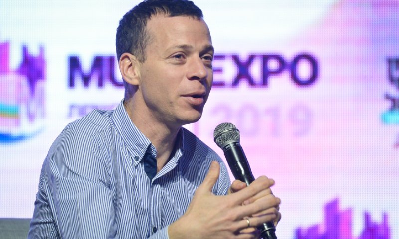 שוקן תקף את עמית סגל וחטף: "חיזרתם אחריי"