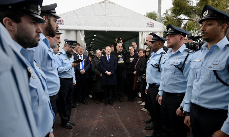 הרצוג בהספד לרן גואילי: "עלינו לקום אל הפרק הבא"