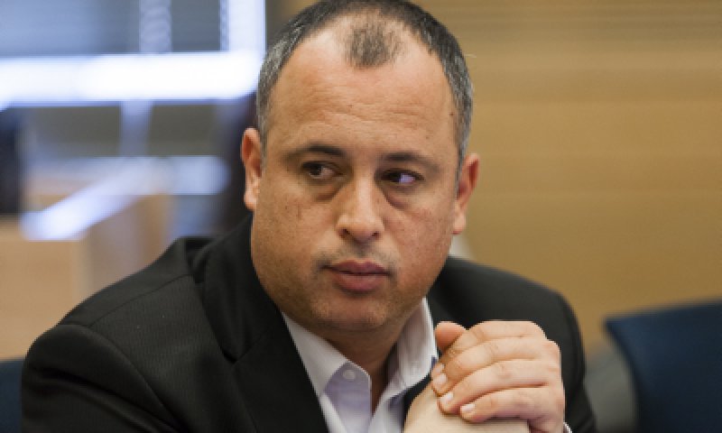 חוק העצומות עבר בקריאה טרומית