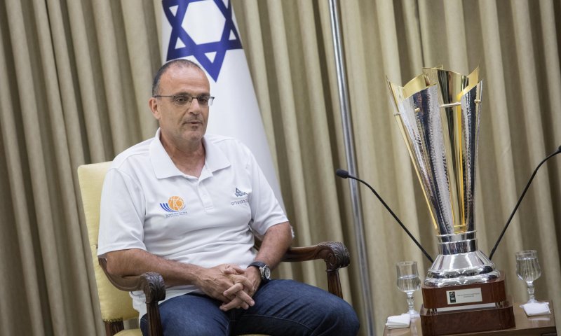 שאלת אריאל בית הלחמי &ndash; הצלחה מקצועית או קרבה לשחקנים?