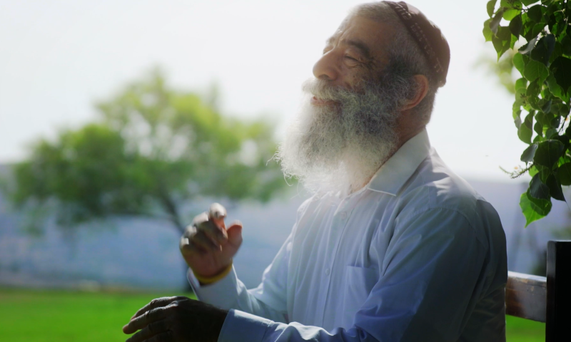 "בסוף כולנו נתחבק": אריאל זילבר בסינגל חדש