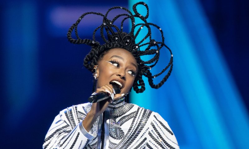 הערב זה קורה: עדן אלנה תופיע בחצי גמר האירוויזיון