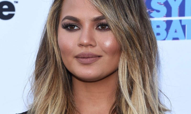 המעזה מנצחת: כריסי טיגן סוחטת עוקב מהנשיא החדש