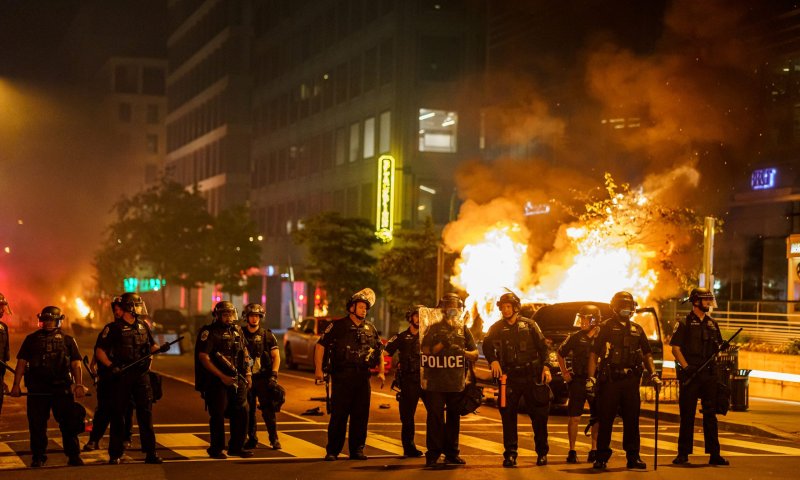 אל תלכו שבי אחרי אנשי התוהו בארה"ב ובישראל