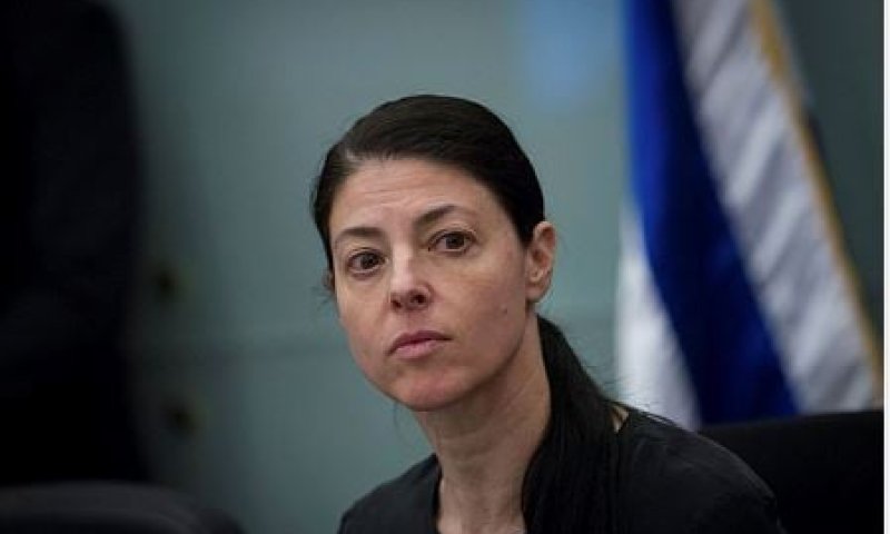 ניצולי שואה נגד הזמנת מרב מיכאלי ליד ושם