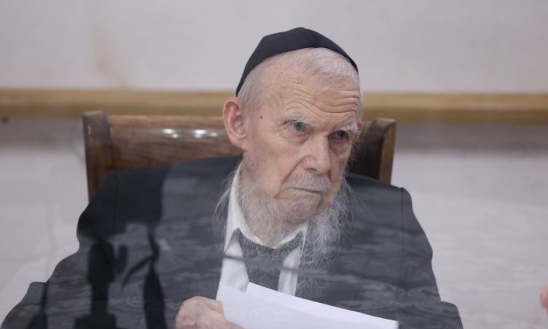 "הקדיש את חייו לתורה": הספדים לרב אדלשטיין זצ"ל