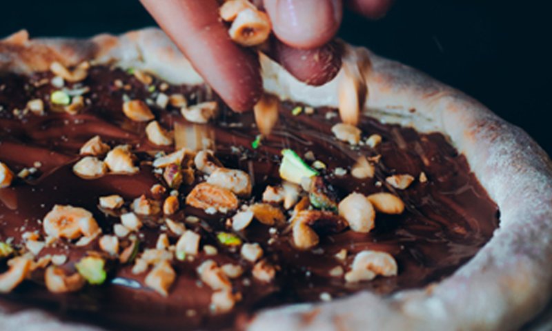 יש דבר כזה: מתכון לפיצת שוקולד בריאה