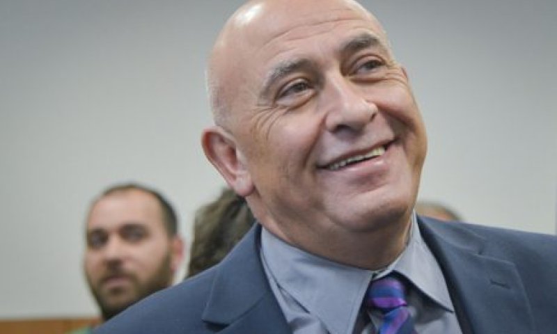 "מהגר": חבר הכנסת הערבי משתלח בשר הבטחון