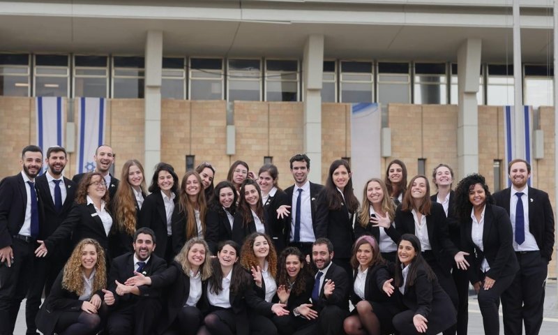 מרכז המבקרים בכנסת פותח שעריו עם סרטון טיקטוק