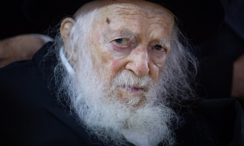 הרב קנייבסקי בן 91, "ימשיך בסדר לימוד רגיל"