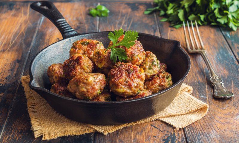 לכבוד שבת של חנוכה: מתכון ללביבות בשר