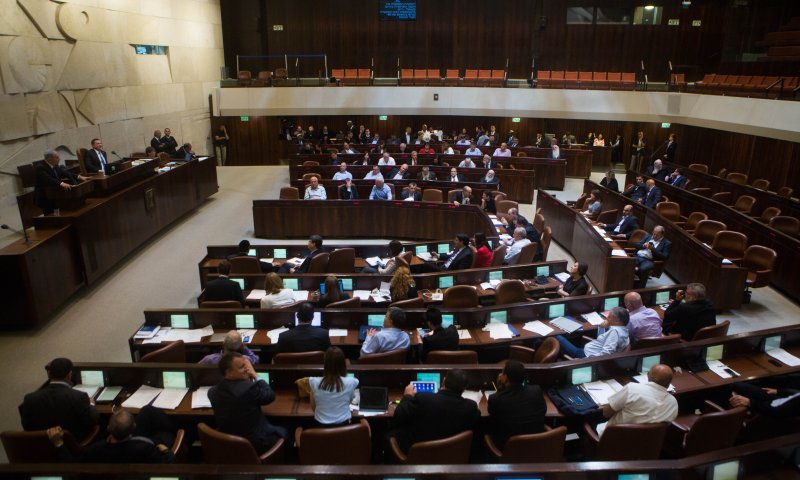 לפנות בוקר: מליאת הכנסת אישרה שורת הצעות חוק