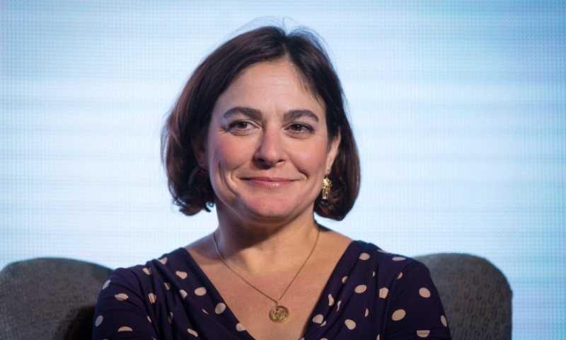 העיתונאית שהואשמה מגיבה לנכדתו של רבין