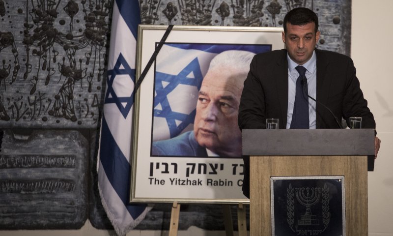 "נתניהו מתייג כחמוץ או שמאלן ויביא לחורבן הבית"