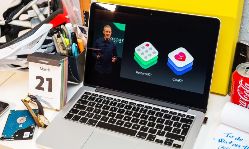 דרמה בעולם הטכנולוגיה: סמנכ"ל אפל פורש אחרי 27 שנה