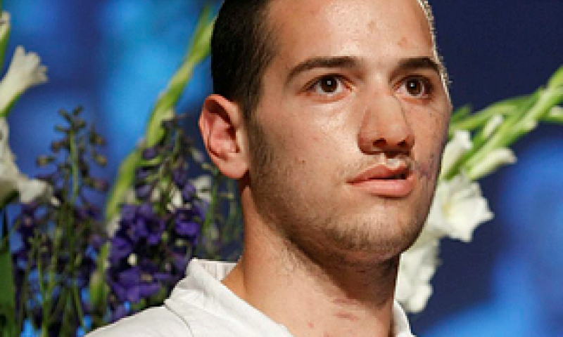 "כאילו הגוף בוגד בך": אהרון קרוב ריגש את הרשת