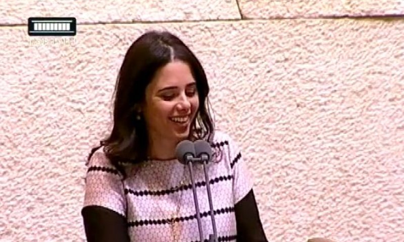 מה גרם לשקד להקרע מצחוק במהלך הנאום? צפו