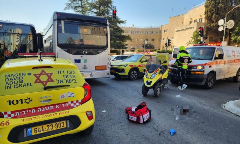 ירושלים: בת 45 נפגעה בראשה מאוטובוס ופונתה לביה"ח במצב קשה