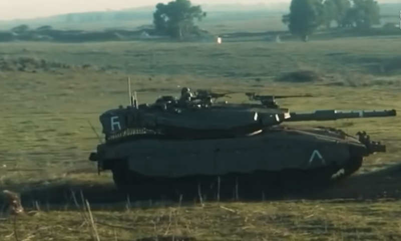 צפו: הטנק שדרס עשרות מחבלים והציל מאות אנשים