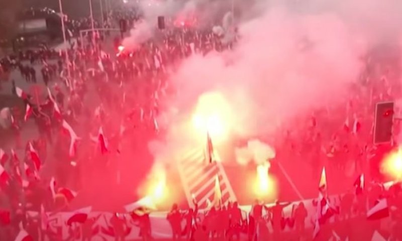 פולין: 3 פעילים נעצרו בחשד לארגון ההפגנה האנטישמית