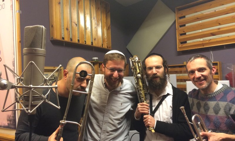 חסדי השם: יצחק מאיר מצטרף לשיר עם שטיסל