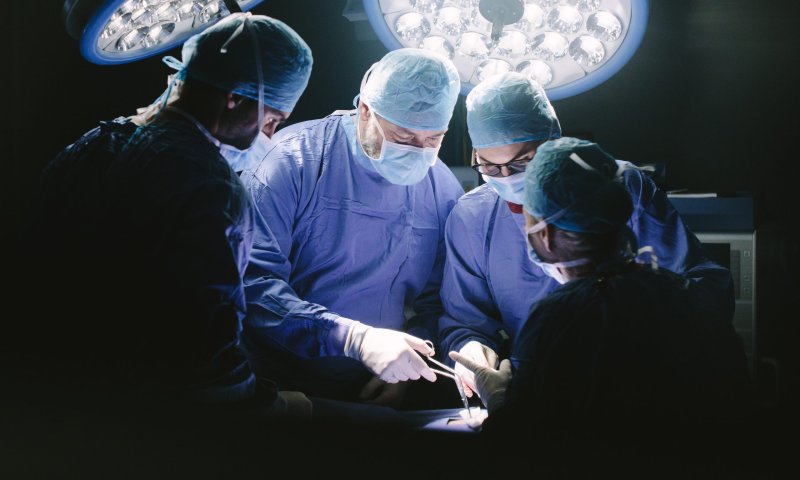 בת העיתונאי הבכיר חשפה: אבחון שגוי כמעט גרם למותי