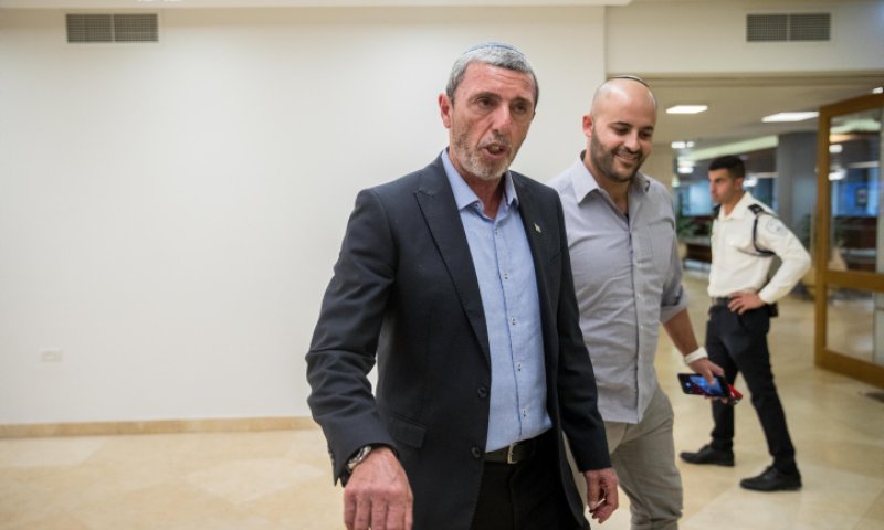 סקר:מה הציבור הסרוג חושב על המהלך של הרב רפי?