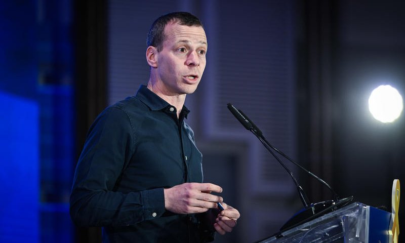 עמית סגל נגד יצחק עמית: "סרבנים אמורים לבוא לביהמ"ש כנאשמים"