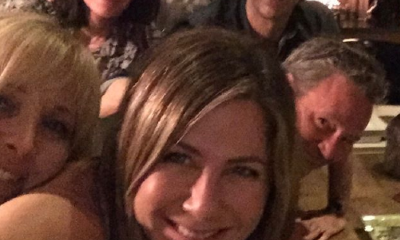 לאחר ששברה את הרשת: כוכבת חברים מגיבה. צפו