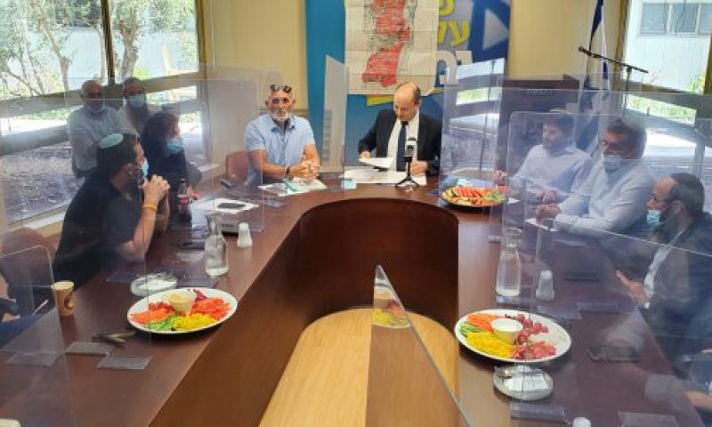 בימינה תוקפים: "מפלגת ימין לא יכולה לסרב לזה"